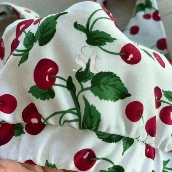 Strut This Kinzie red white sports Bra 🍒 sz small - Picture 10 of 13